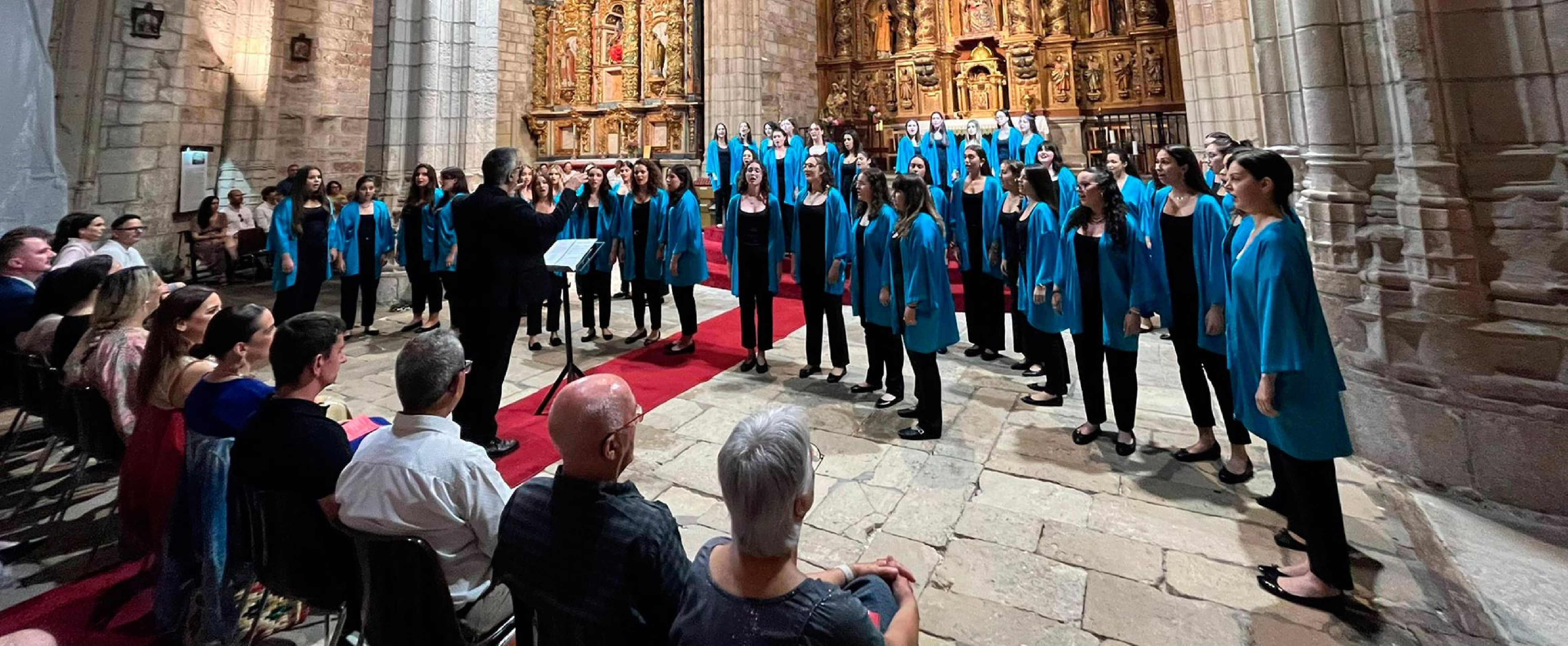 El Coro de Voces Blancas de Tenerife gana el 25º Gran Premio Nacional de Canto Coral en San Vicente de la Barquera